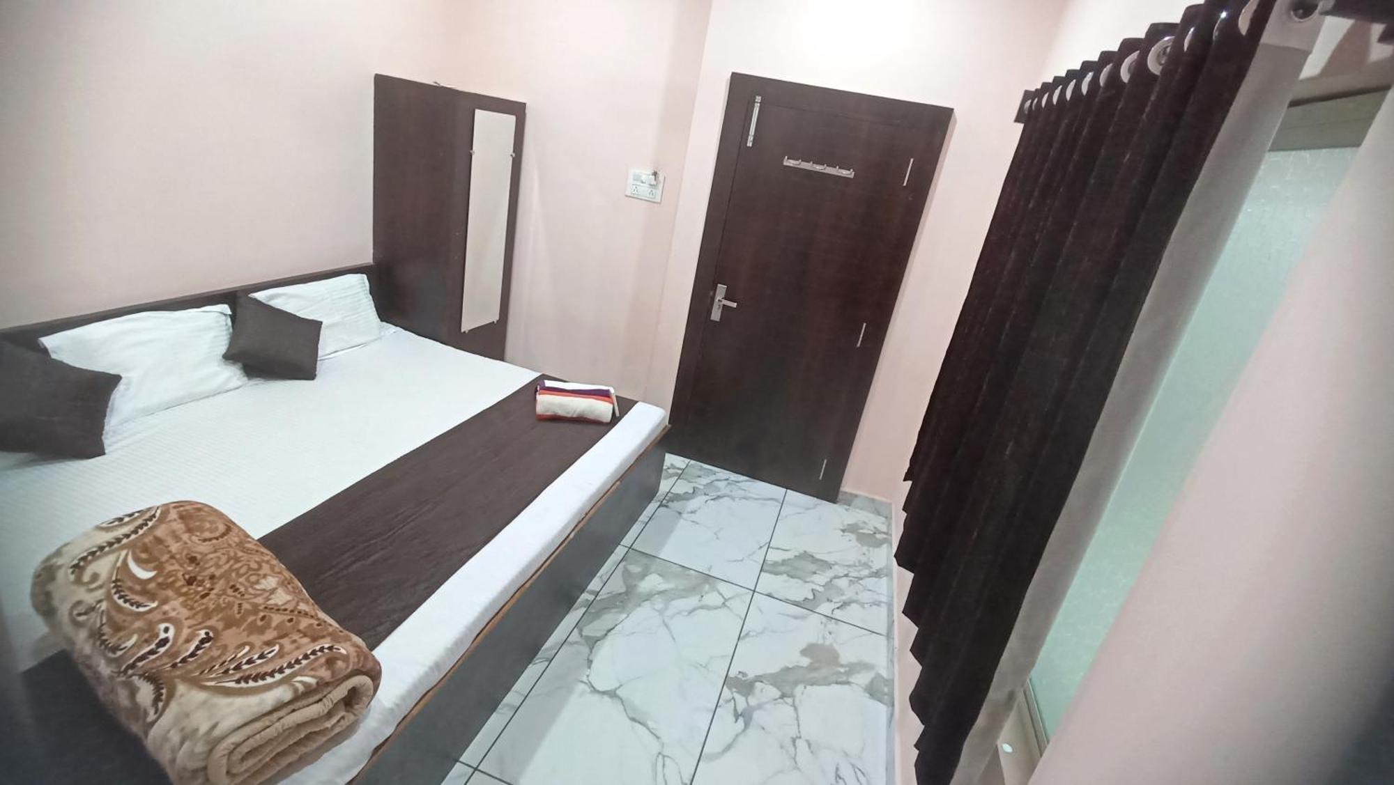 Hotel Shree Krishna Palace Ujjain Exterior photo